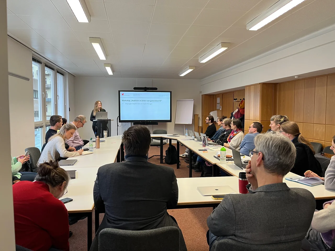 #6 Was müssen Studierende in Zeiten von gKI Neues fürs Studium lernen? im Januar 2025. Foto: DDLitLab.